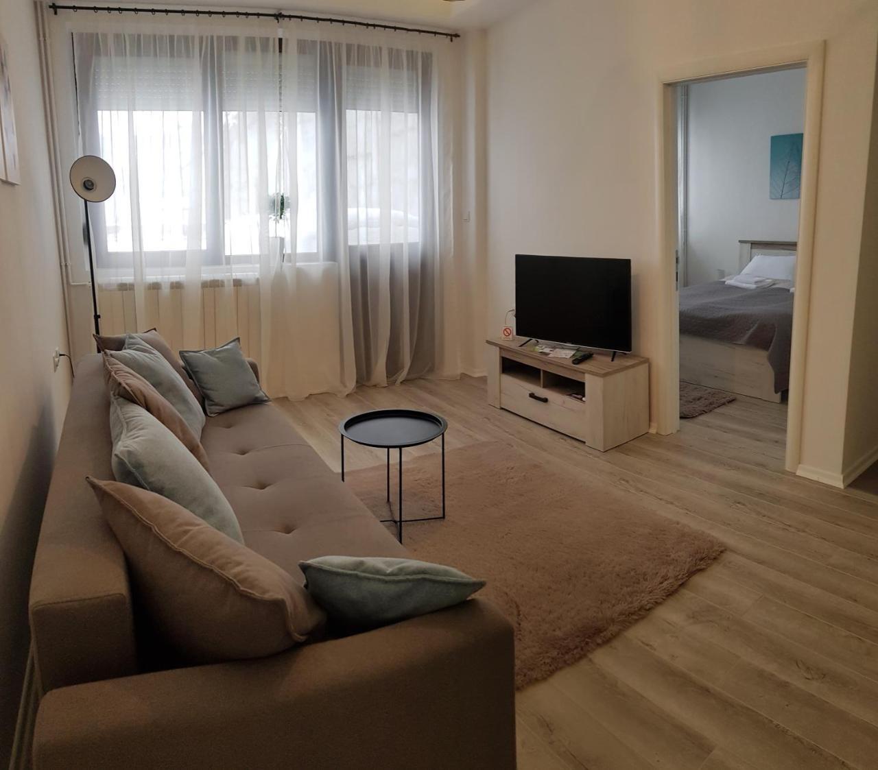 Apartments Spring Čačak Extérieur photo